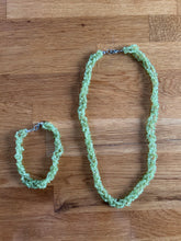 Load image into Gallery viewer, Green necklace bracelet set
