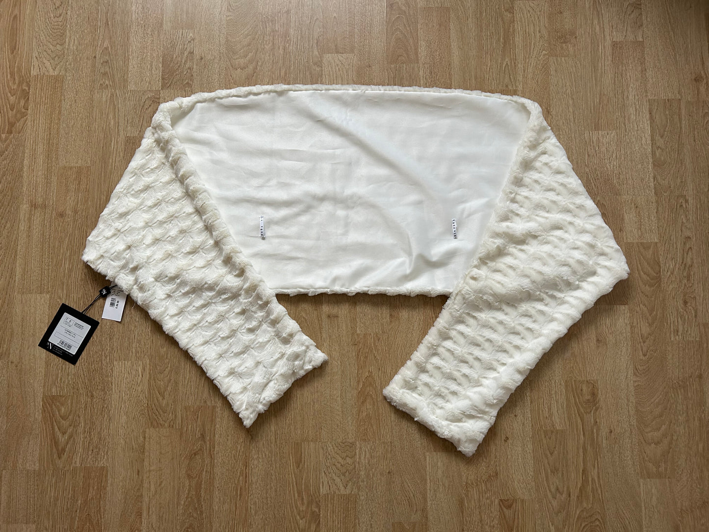 White fury shawl