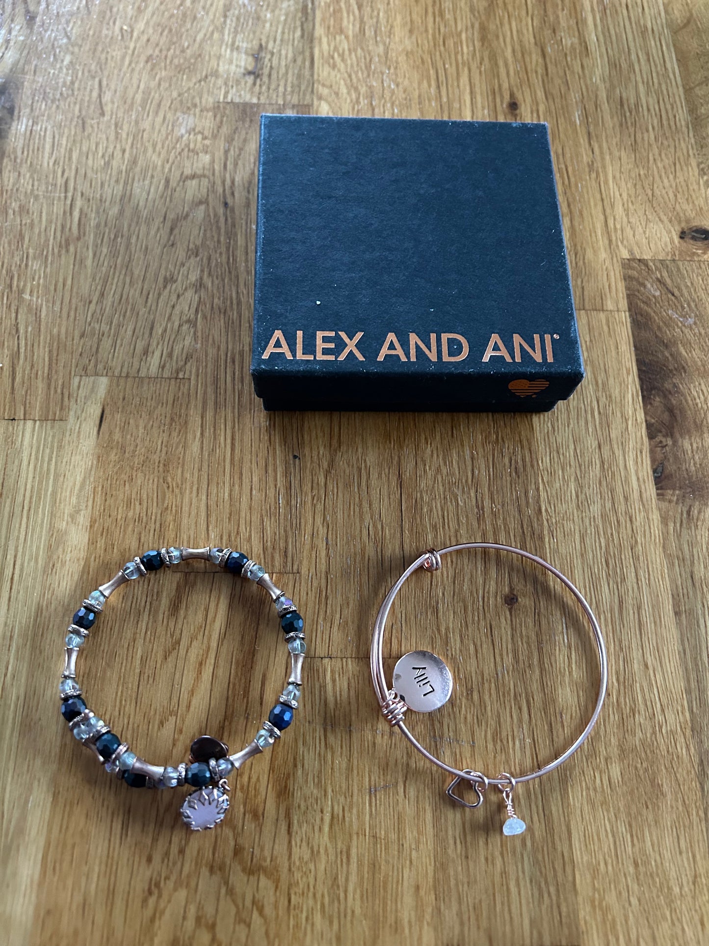 Lilly charm bracelet set