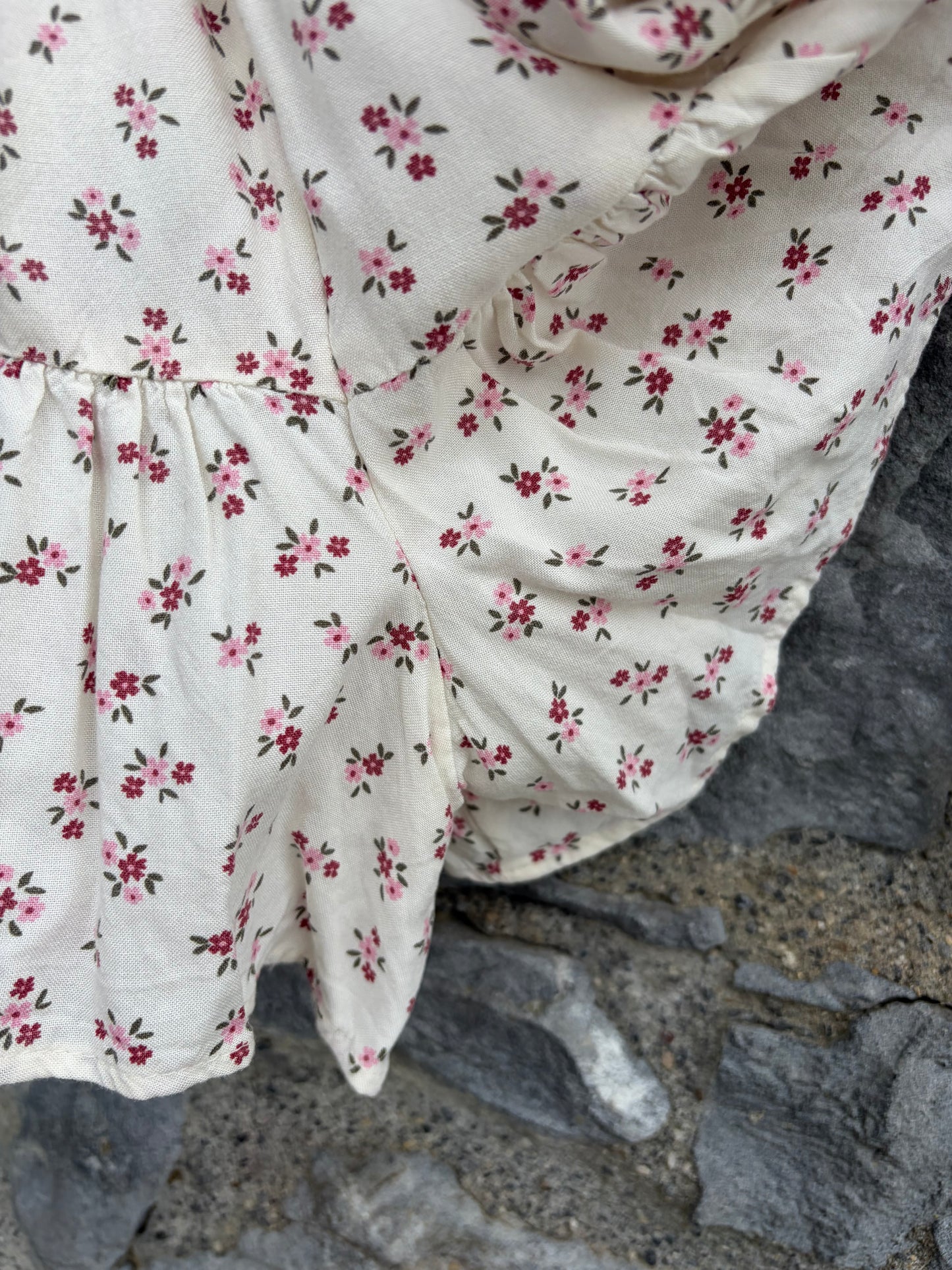 Cream floral jumpsuit  8y (128cm)