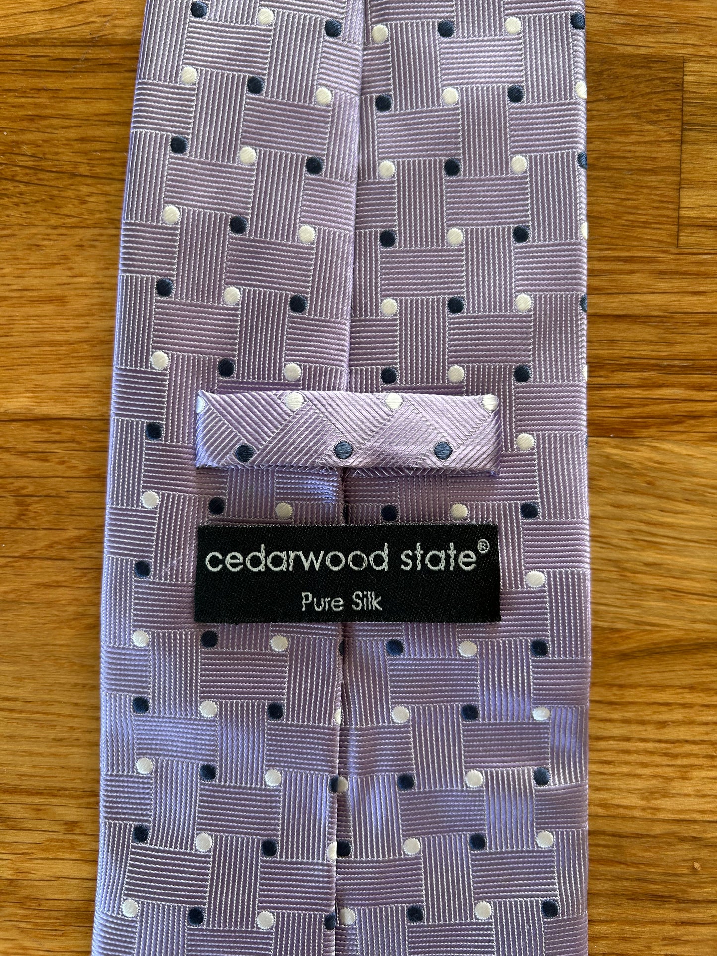 Purple dots tie