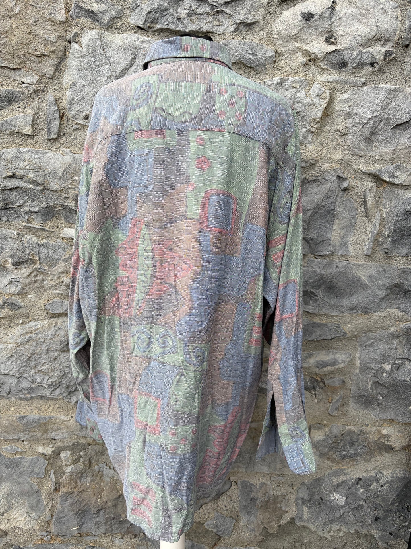 90s pastel abstract graphic shirt Large