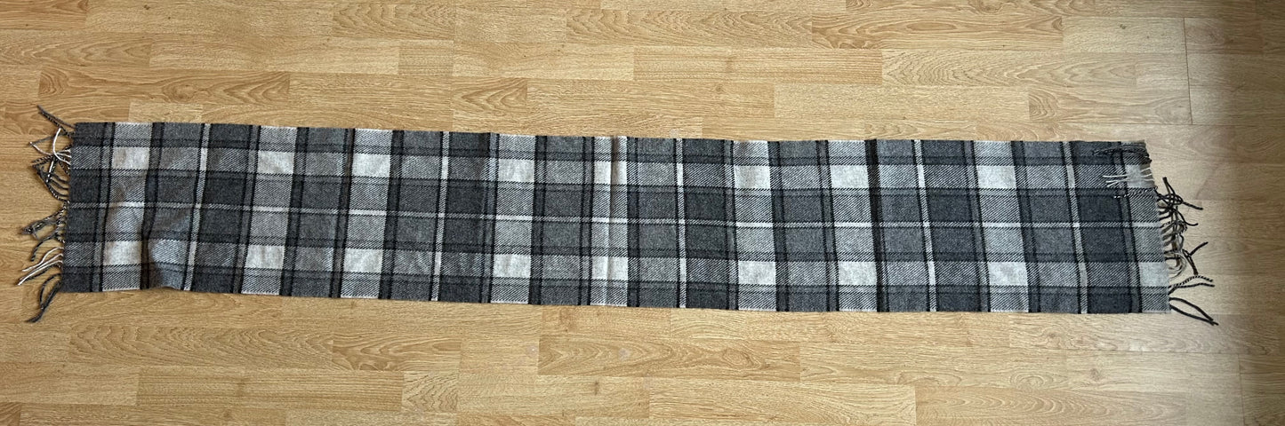 Grey&white check scarf