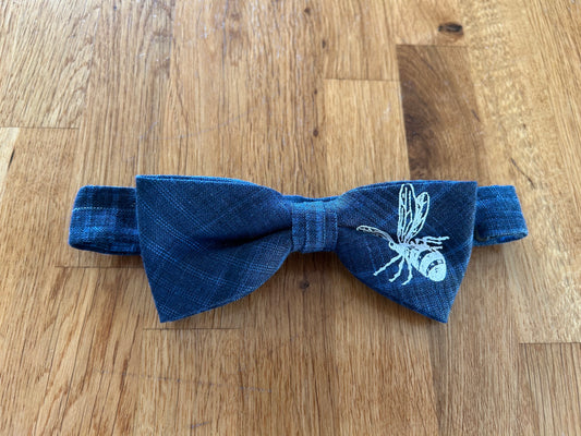 Bee bow tie