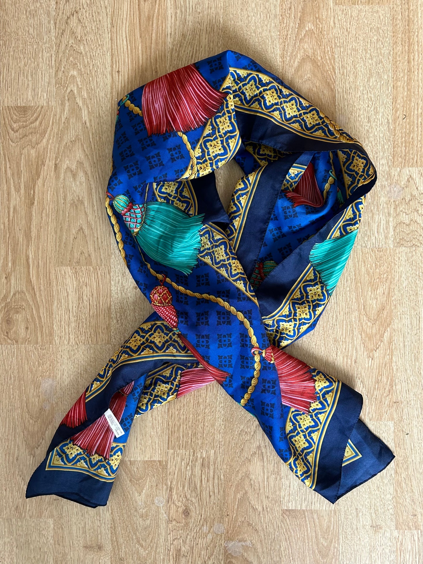 Tassels&blue scarf