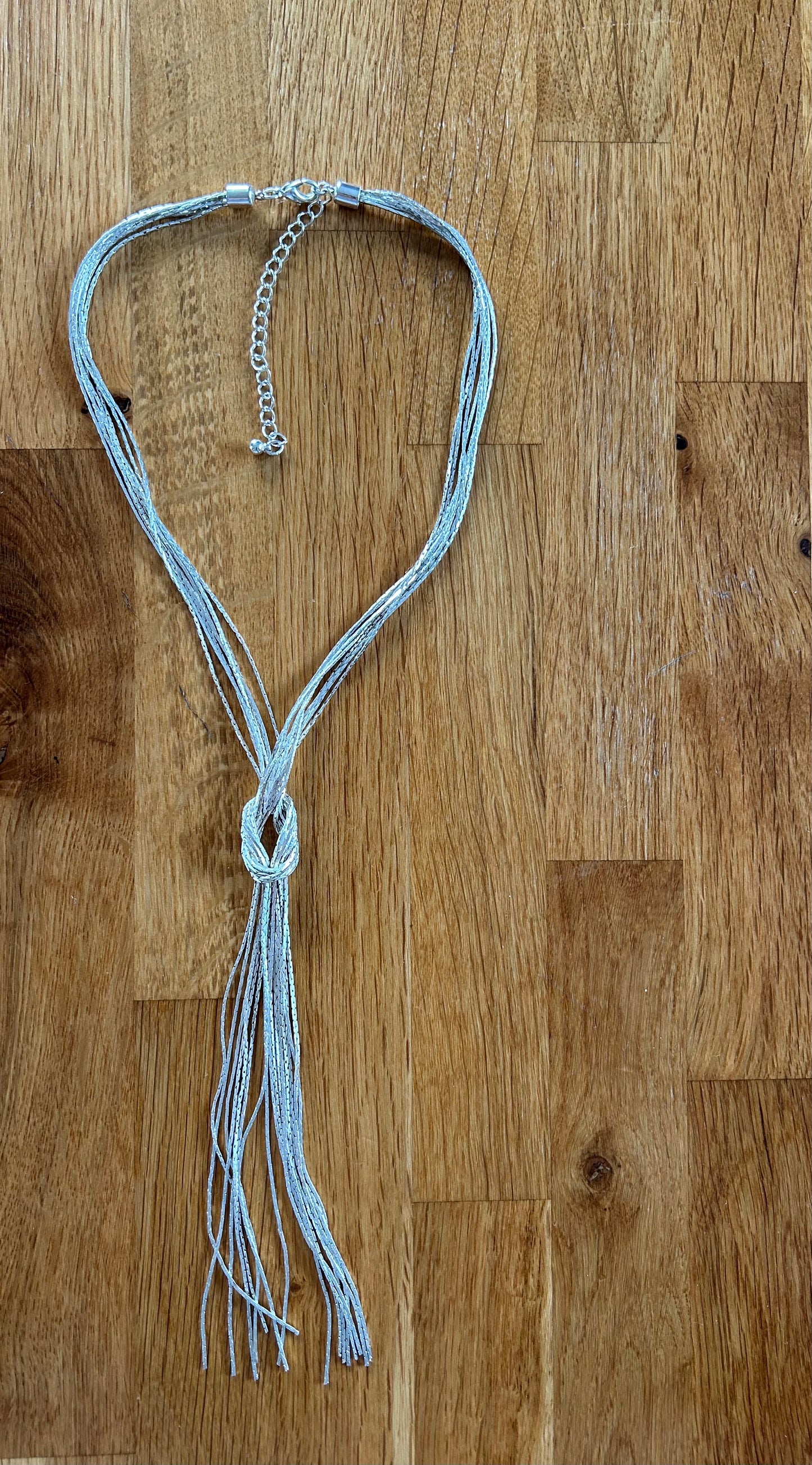 Knot necklace