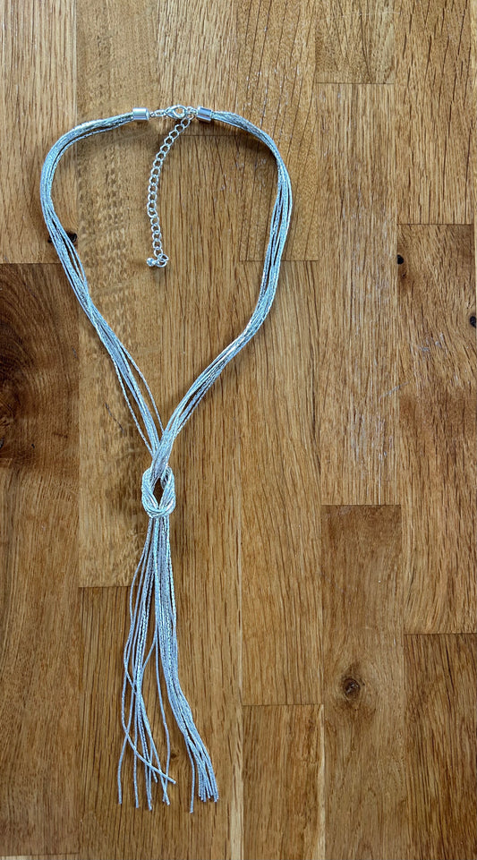 Knot necklace