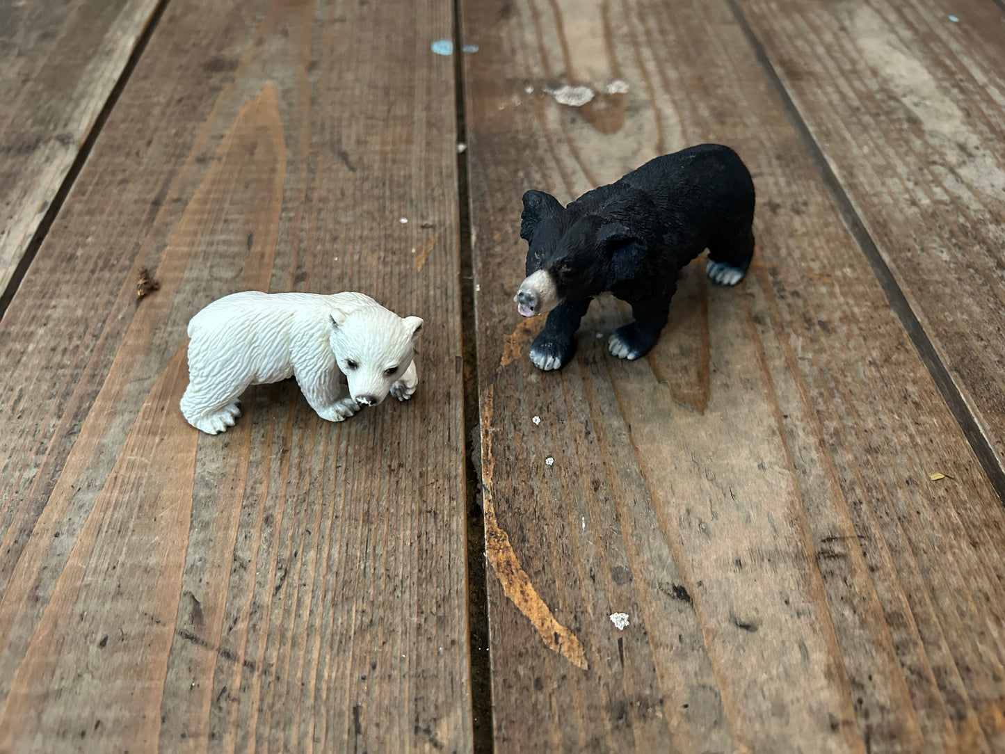 Bears figurine