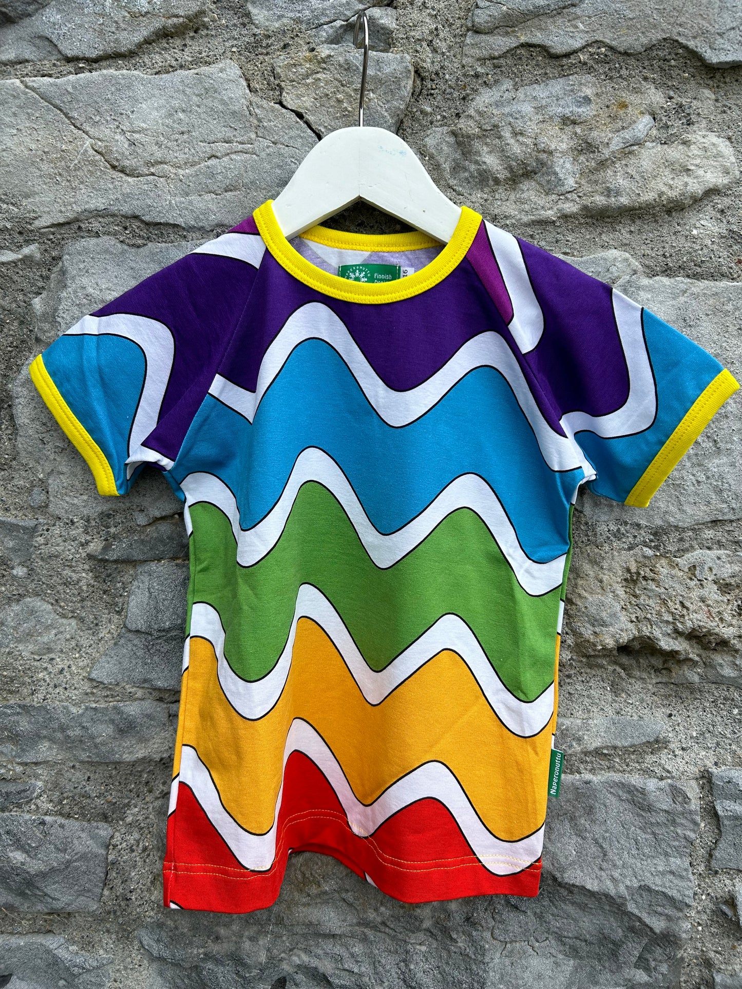 Rainbow waves T-shirt  5y (110cm)