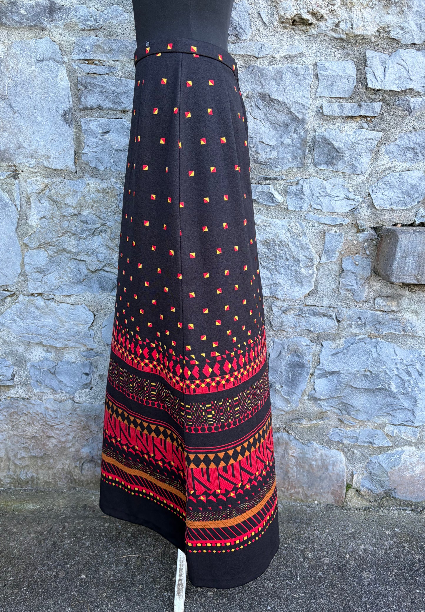70s Black&red geometric maxi skirt  uk 10
