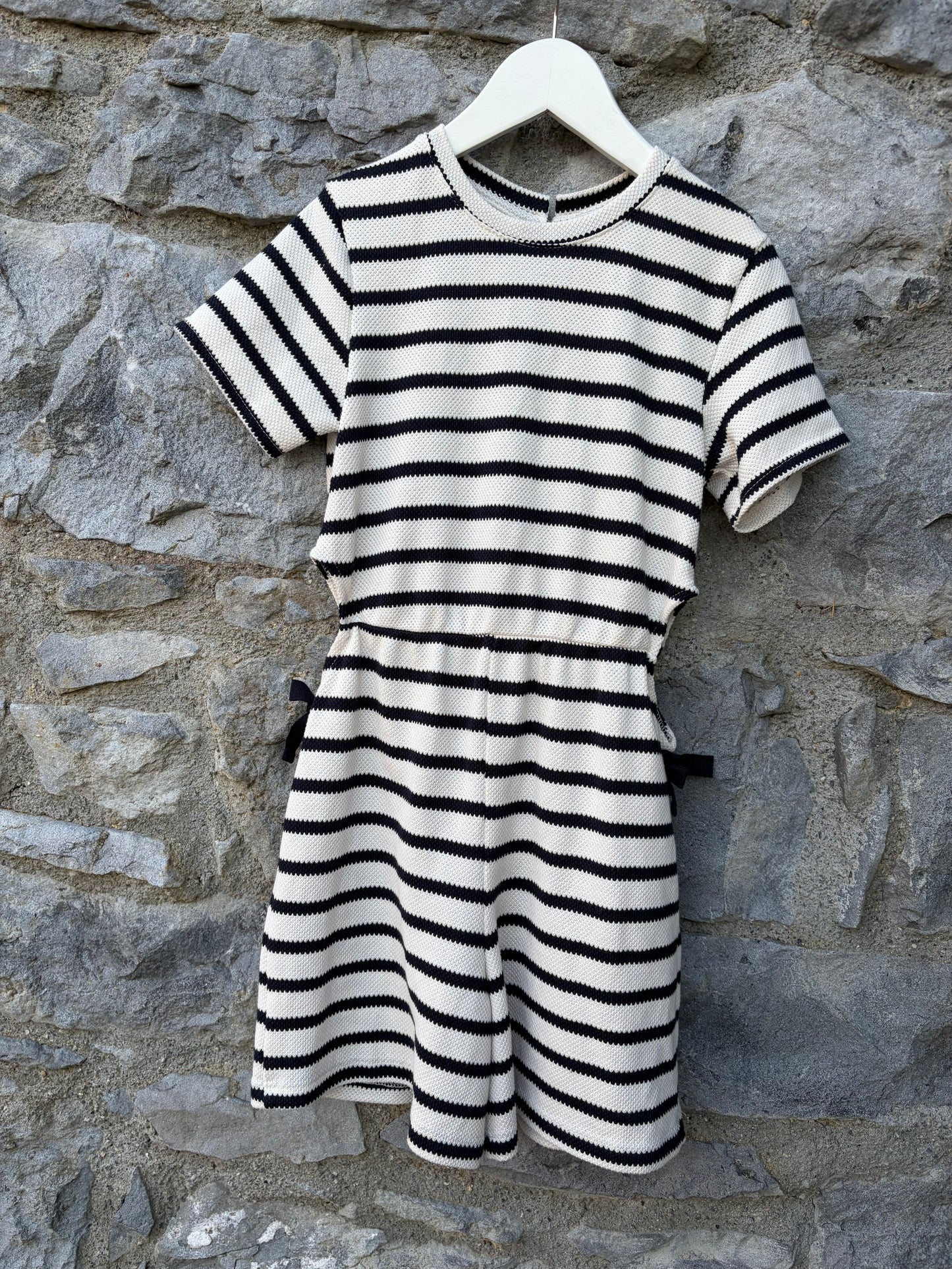 Black&white striped jumpsuit with cut-out side 9-10y (134-140cm)