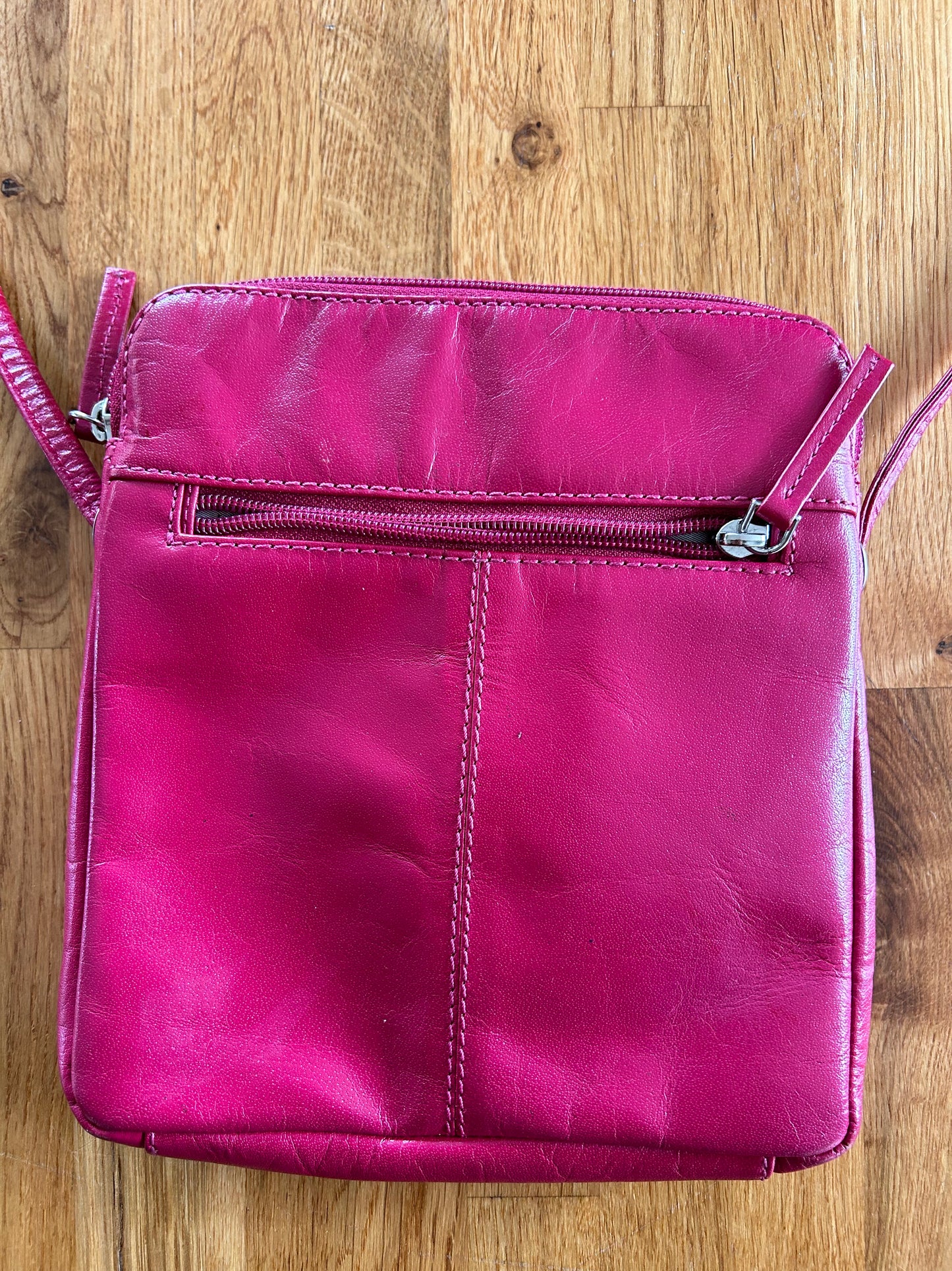 Crossbody fuchsia bag