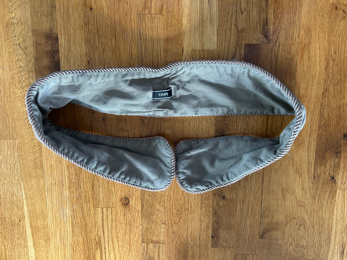 Dark beige velvety belt