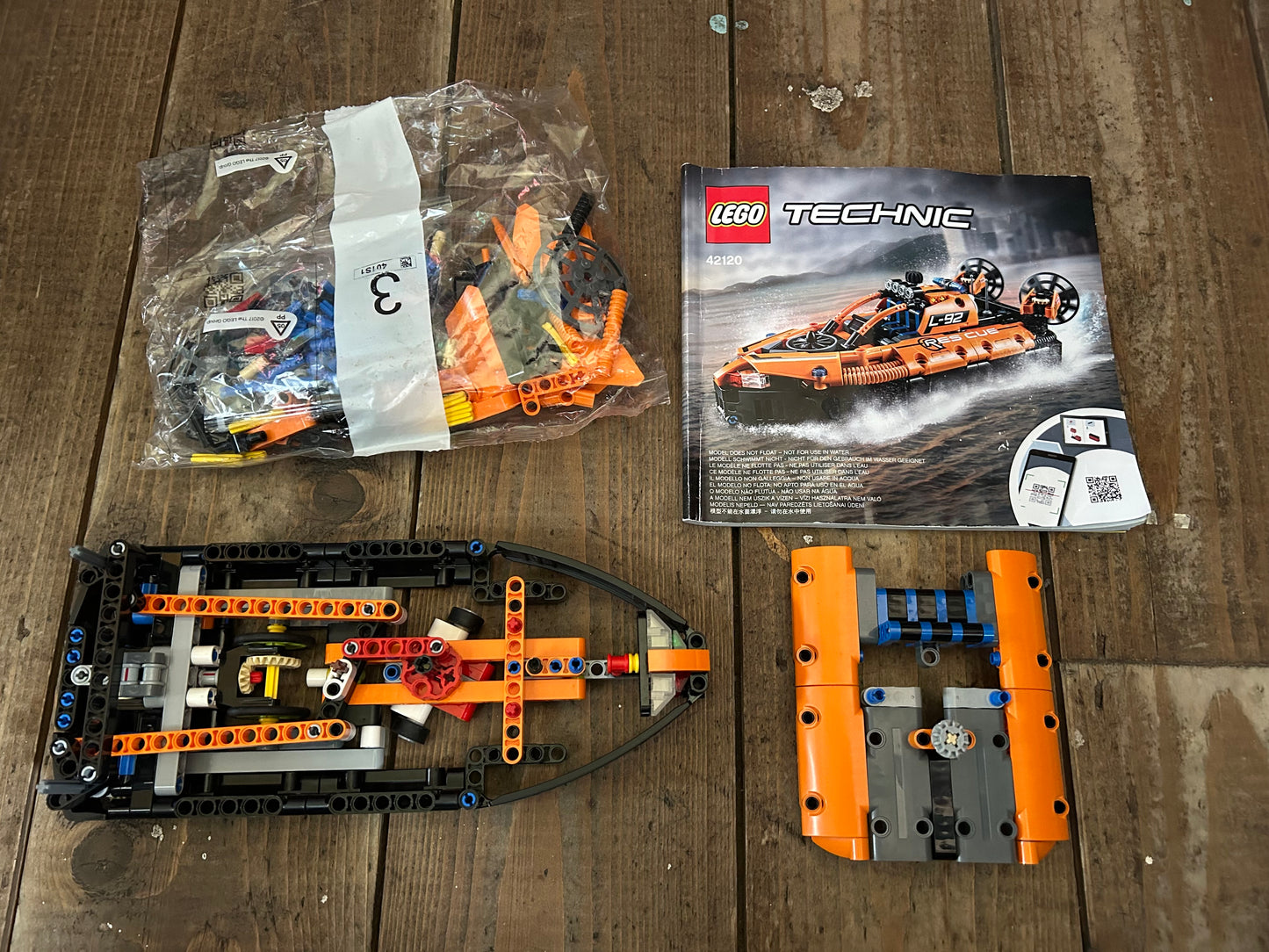Lego technic Rescue Hovercraft 42120