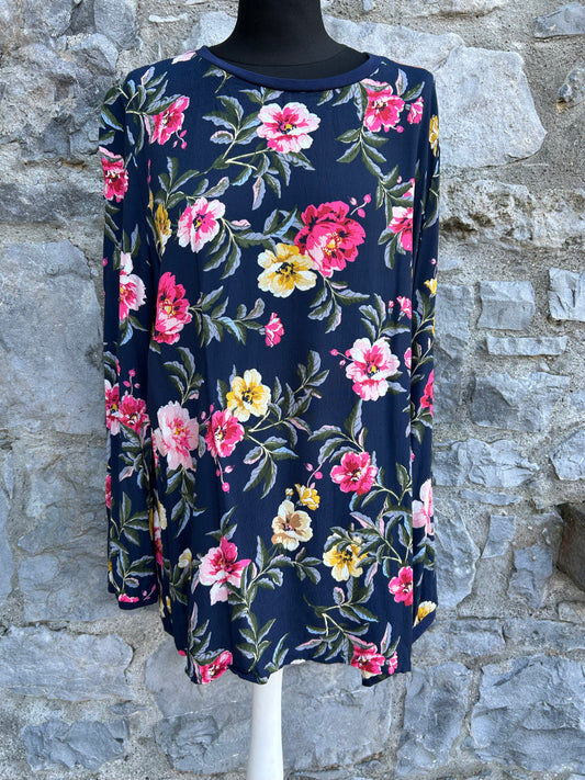 Navy floral top uk 18-20
