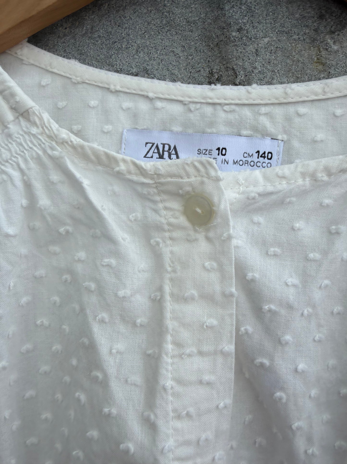 Cream blouse  10y (140cm)