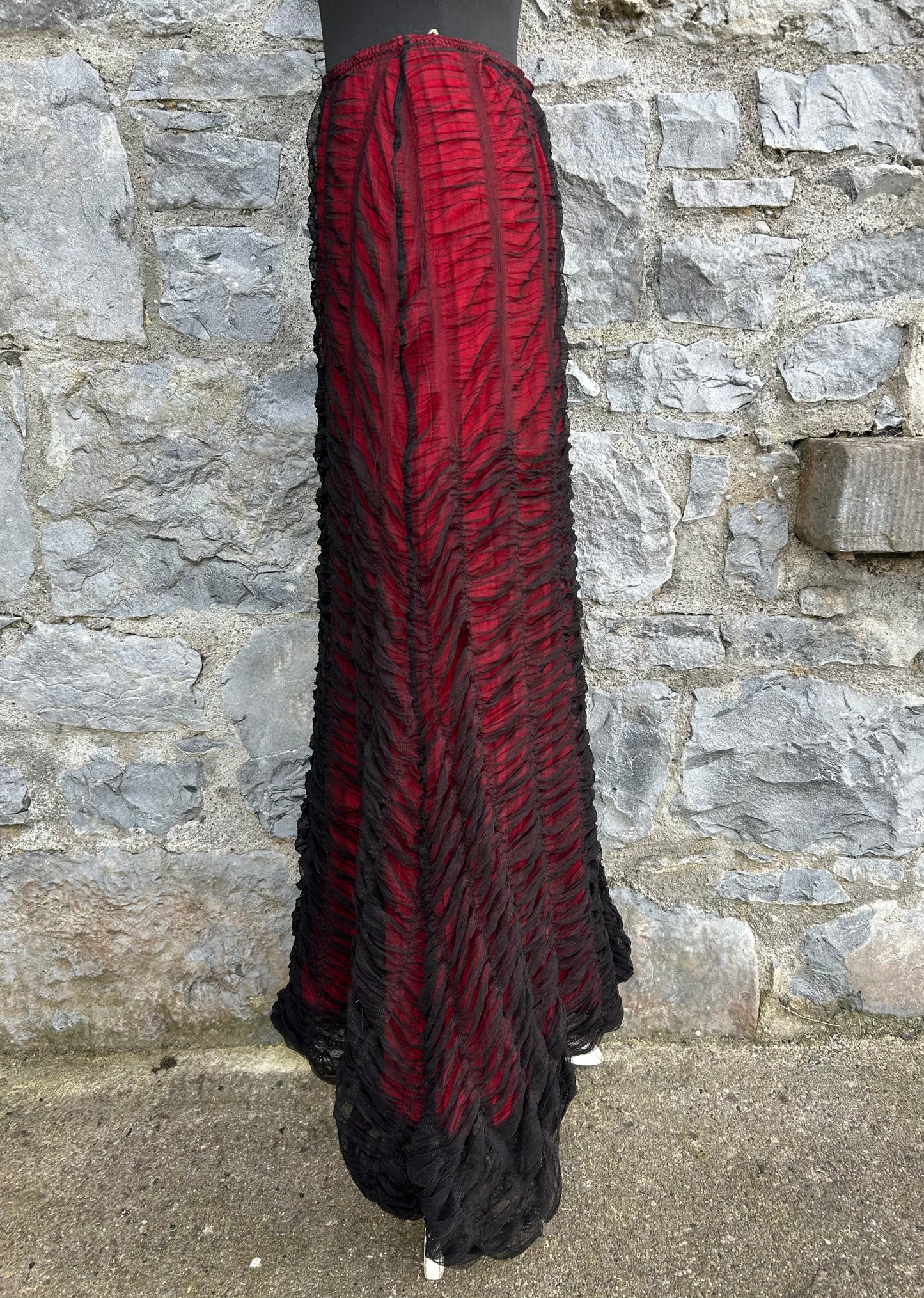 Black&red maxi skirt uk 6-8
