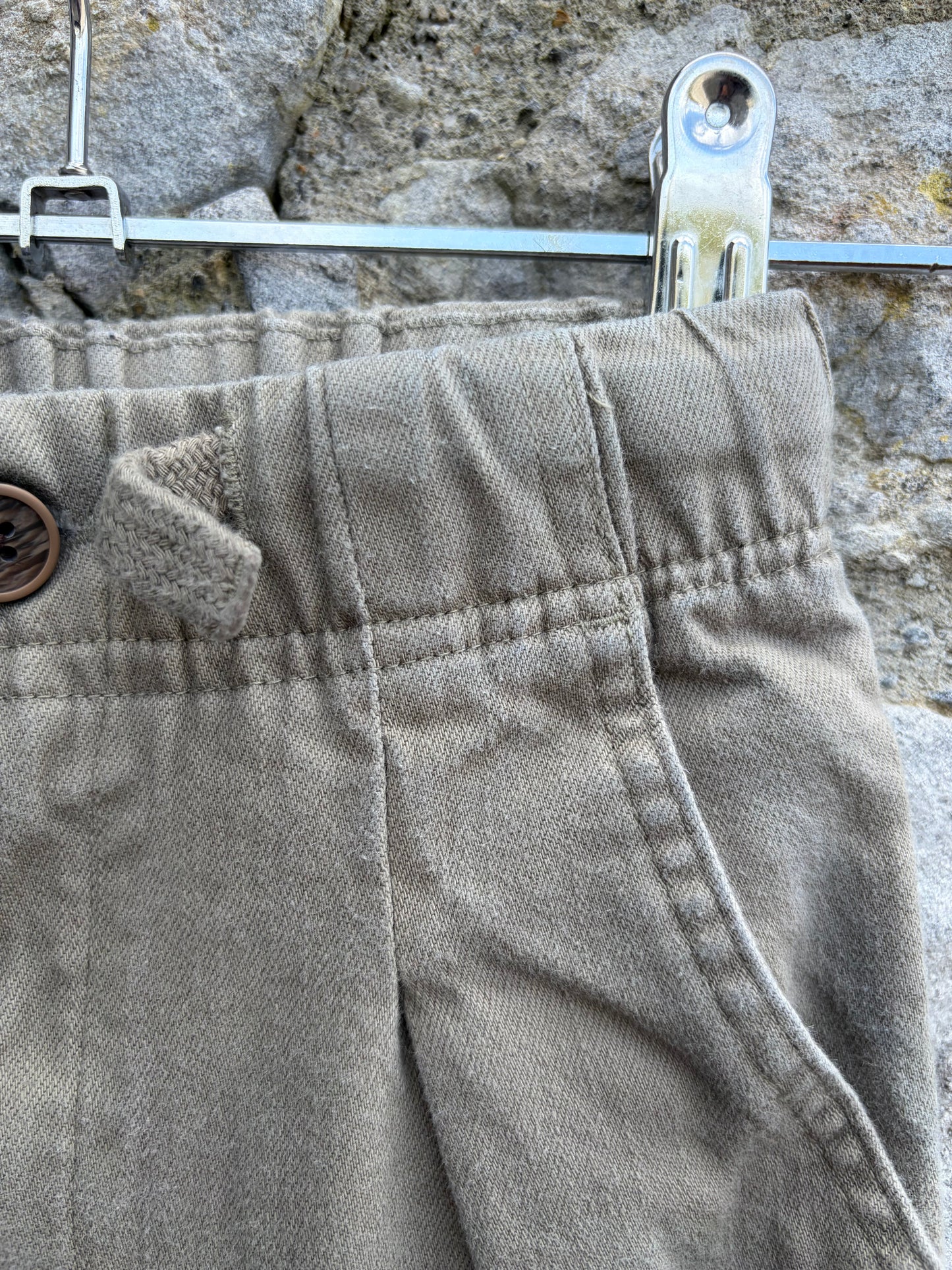 Khaki pants  5-6y (110-116cm)