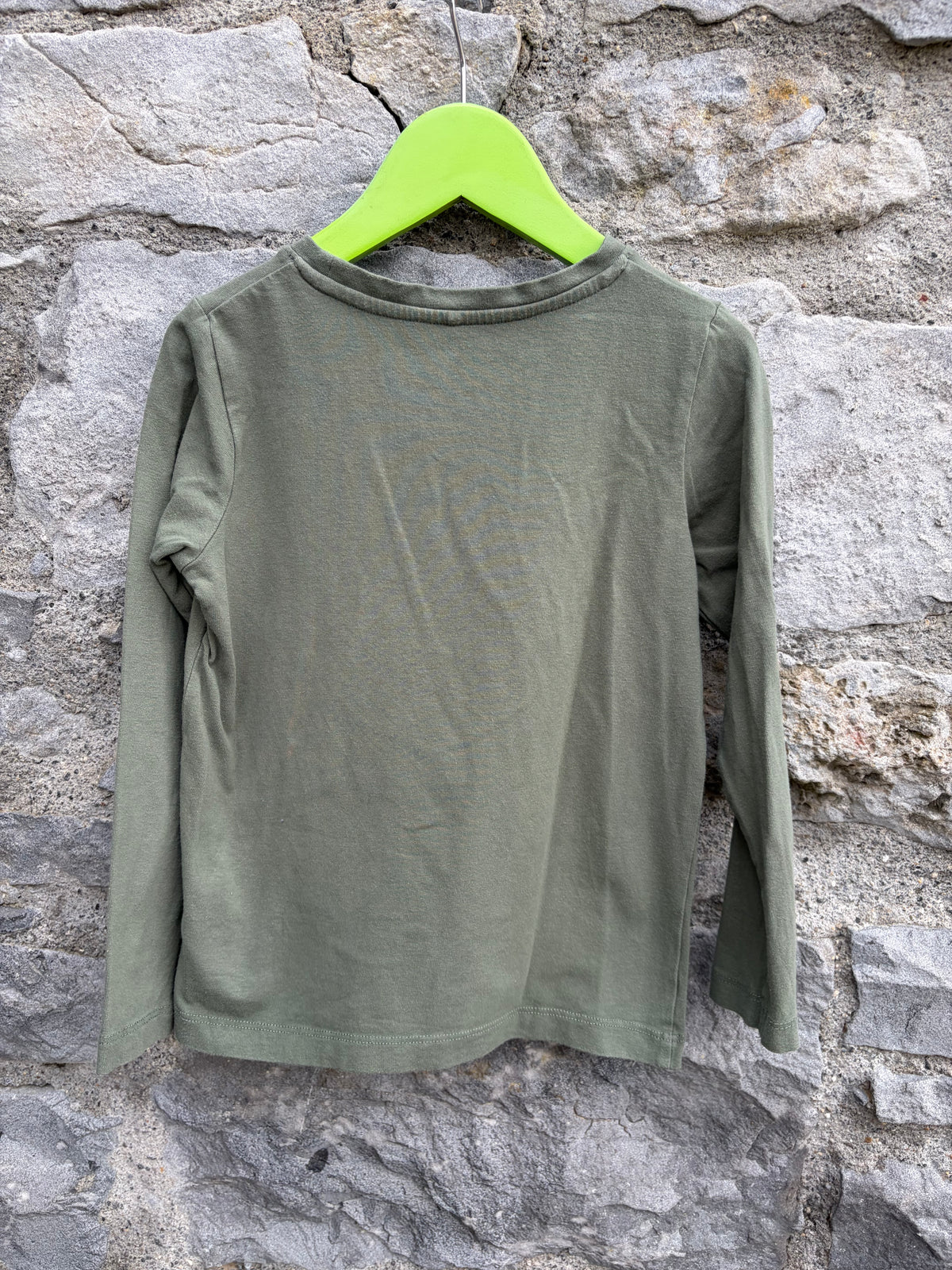 Triceratops khaki top  4-5y (104-110cm)