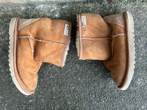 Sheepskin boots  uk 10-10.5 (eu 30-31)