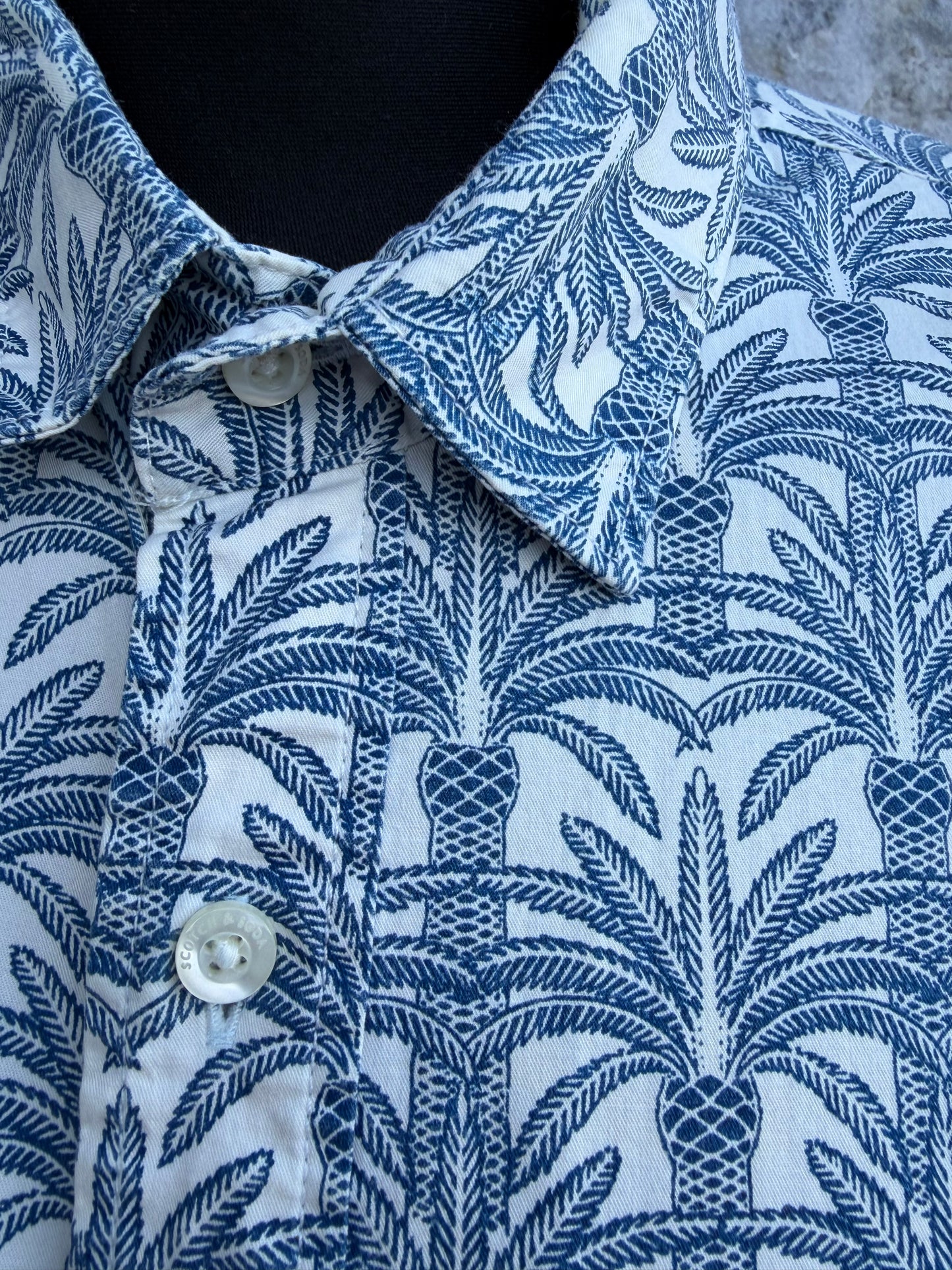 Blue palm trees shirt Small