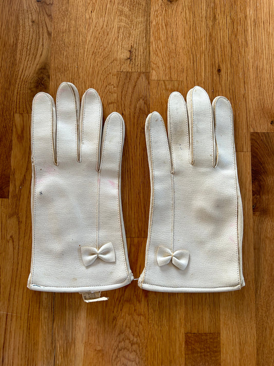 White knot gloves