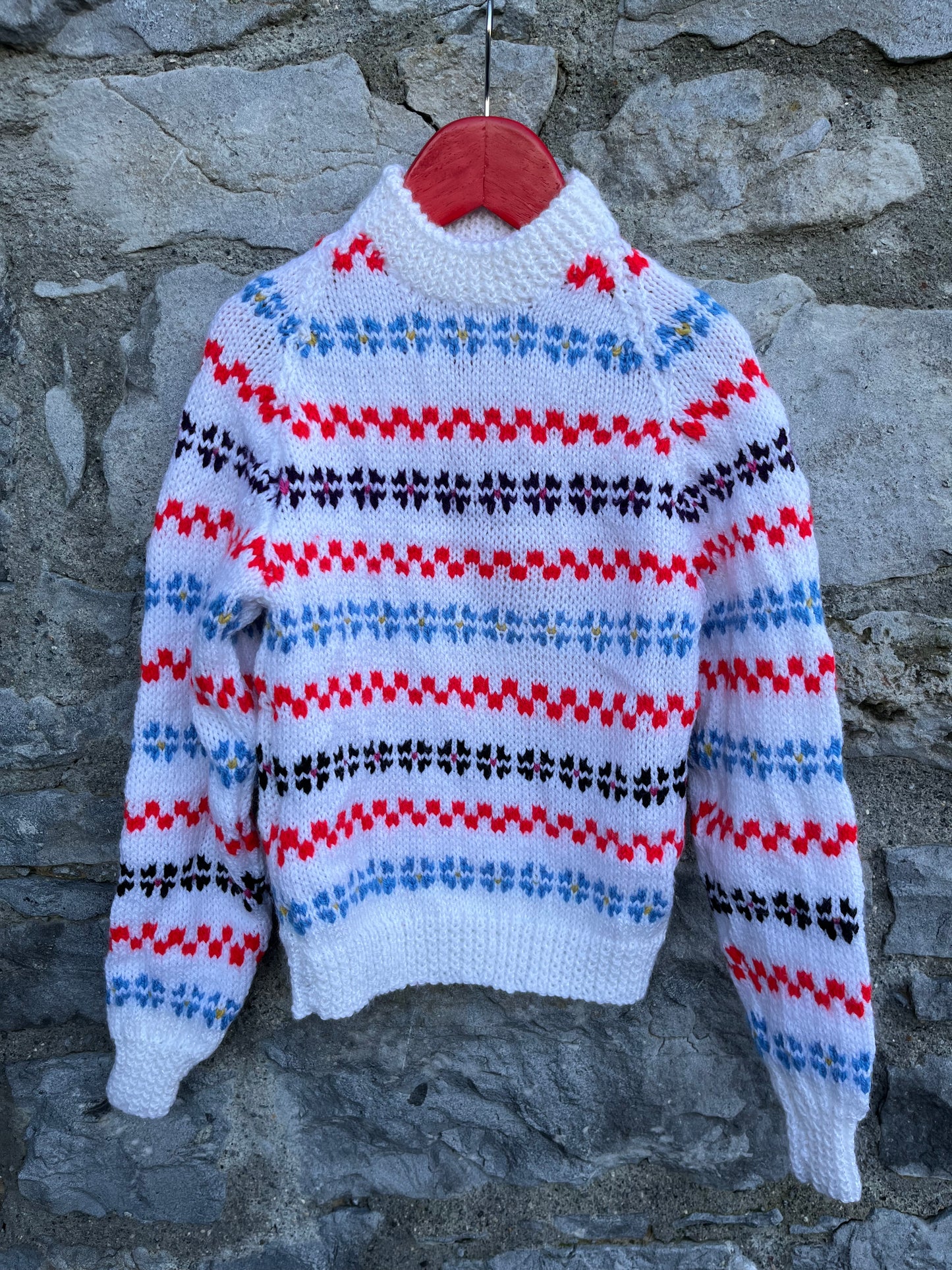 White stripy jumper 5-6y (110-116cm)