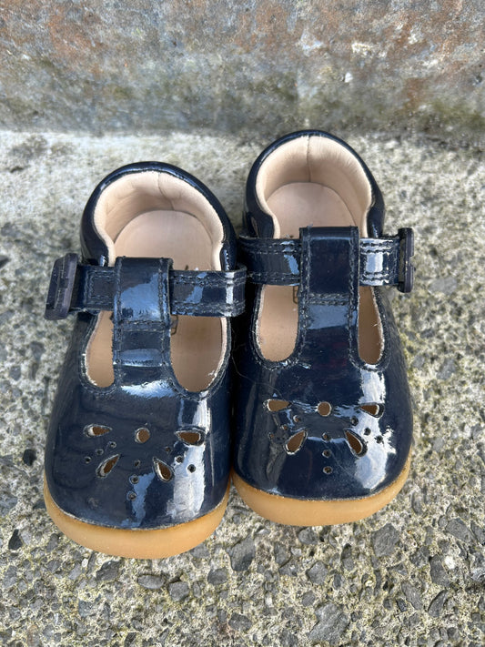 Black patent T-bar shoes  uk 3.5 H  (eu 19)