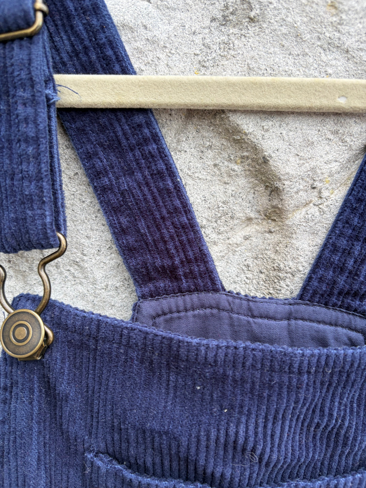 Navy cord pinafore  11-12y (146-152cm)