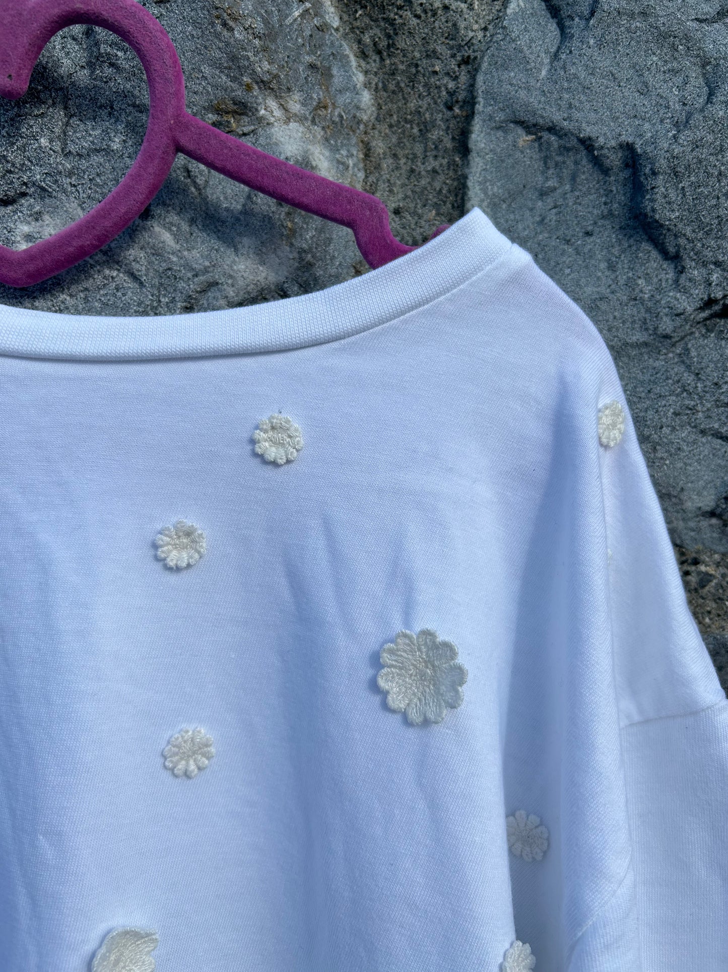 Daisies white T-shirt   10y (140cm)