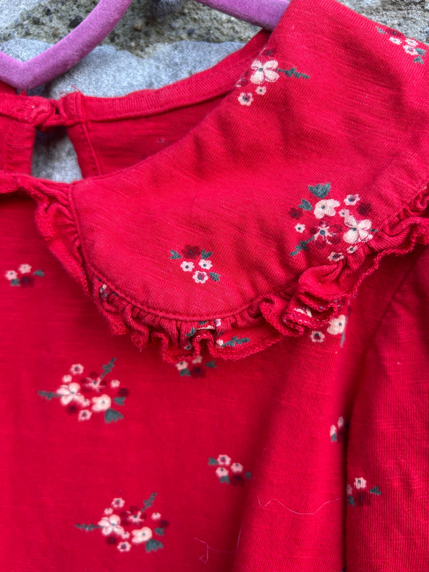 Red floral top with big collar  7-8y (122-128cm)