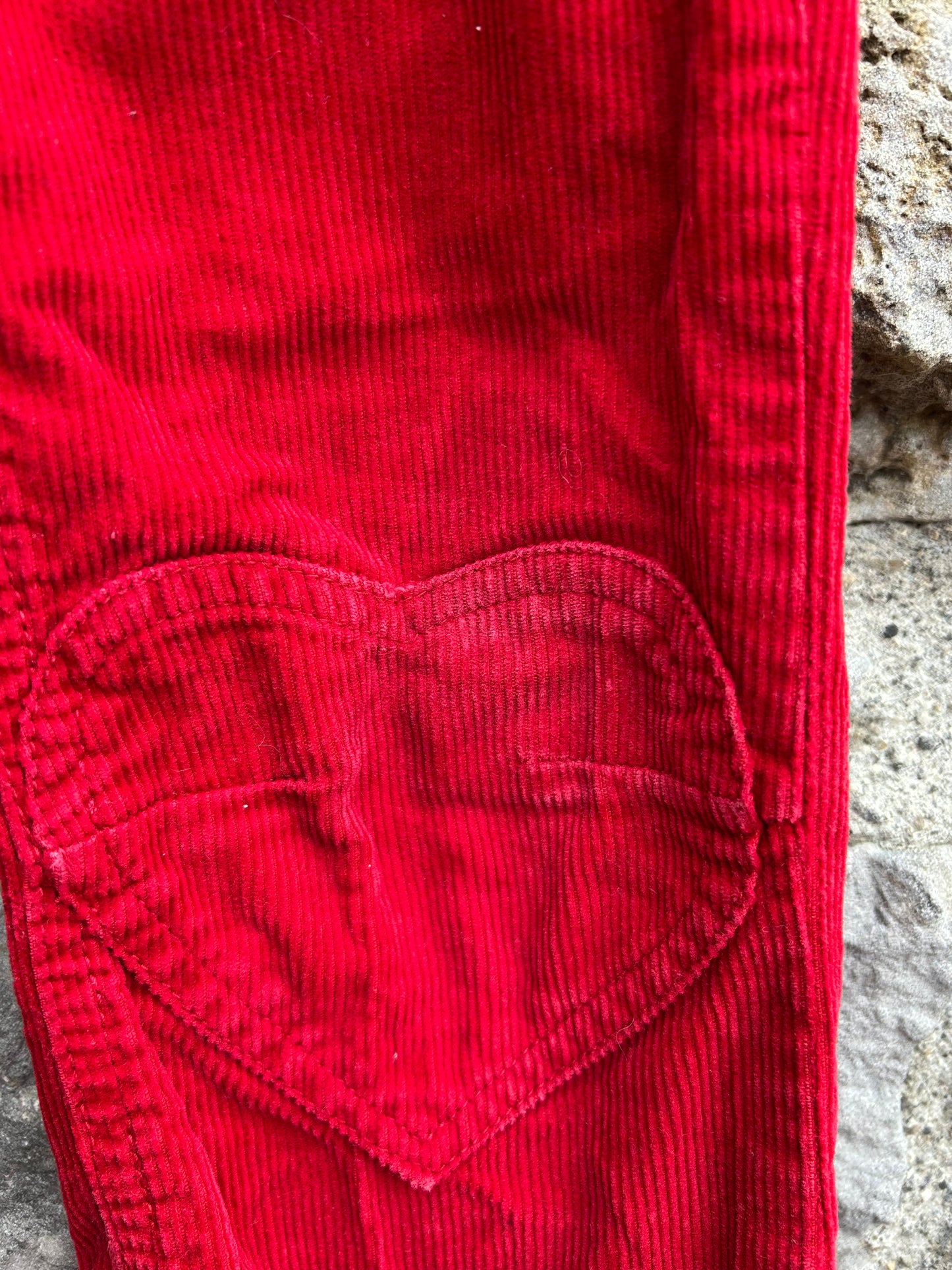 Red cords 5-6y (110-116cm)