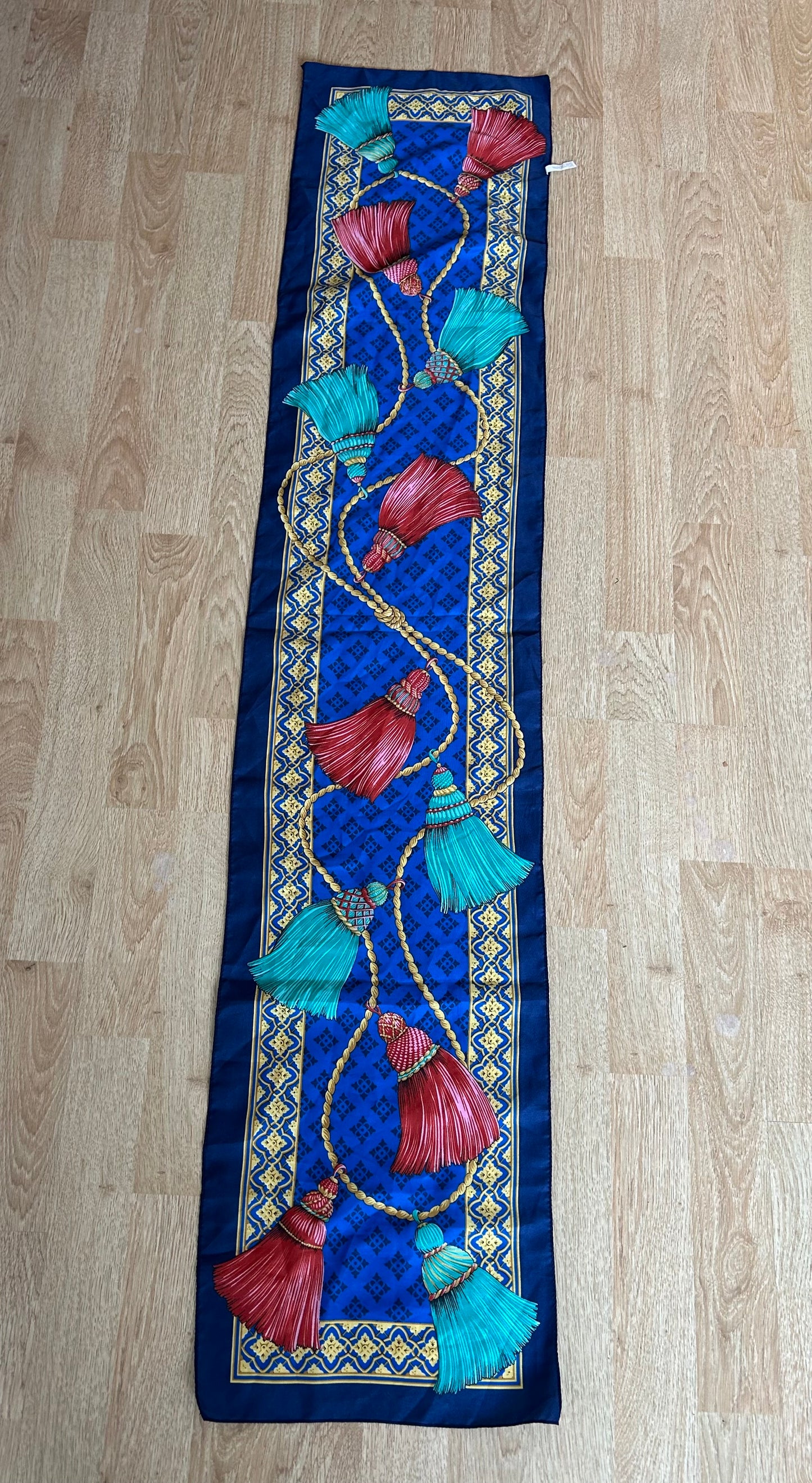Tassels&blue scarf