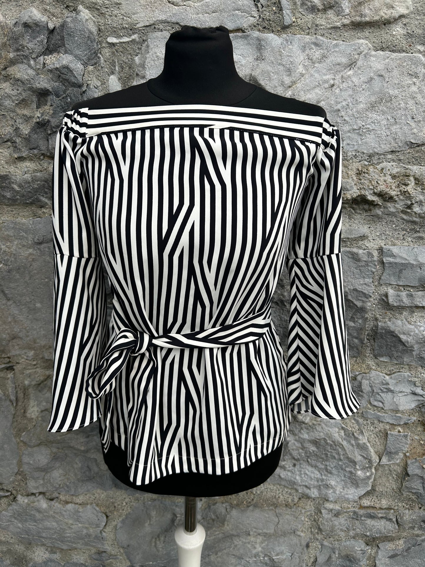 Black&white stripy top uk 6-8