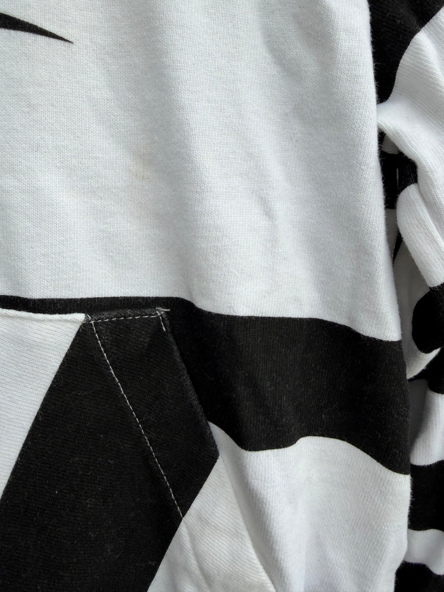 Black&white graphic print hoodie  4-5y (104-110cm)