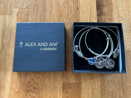 Set of 3 charm bangle bracelet