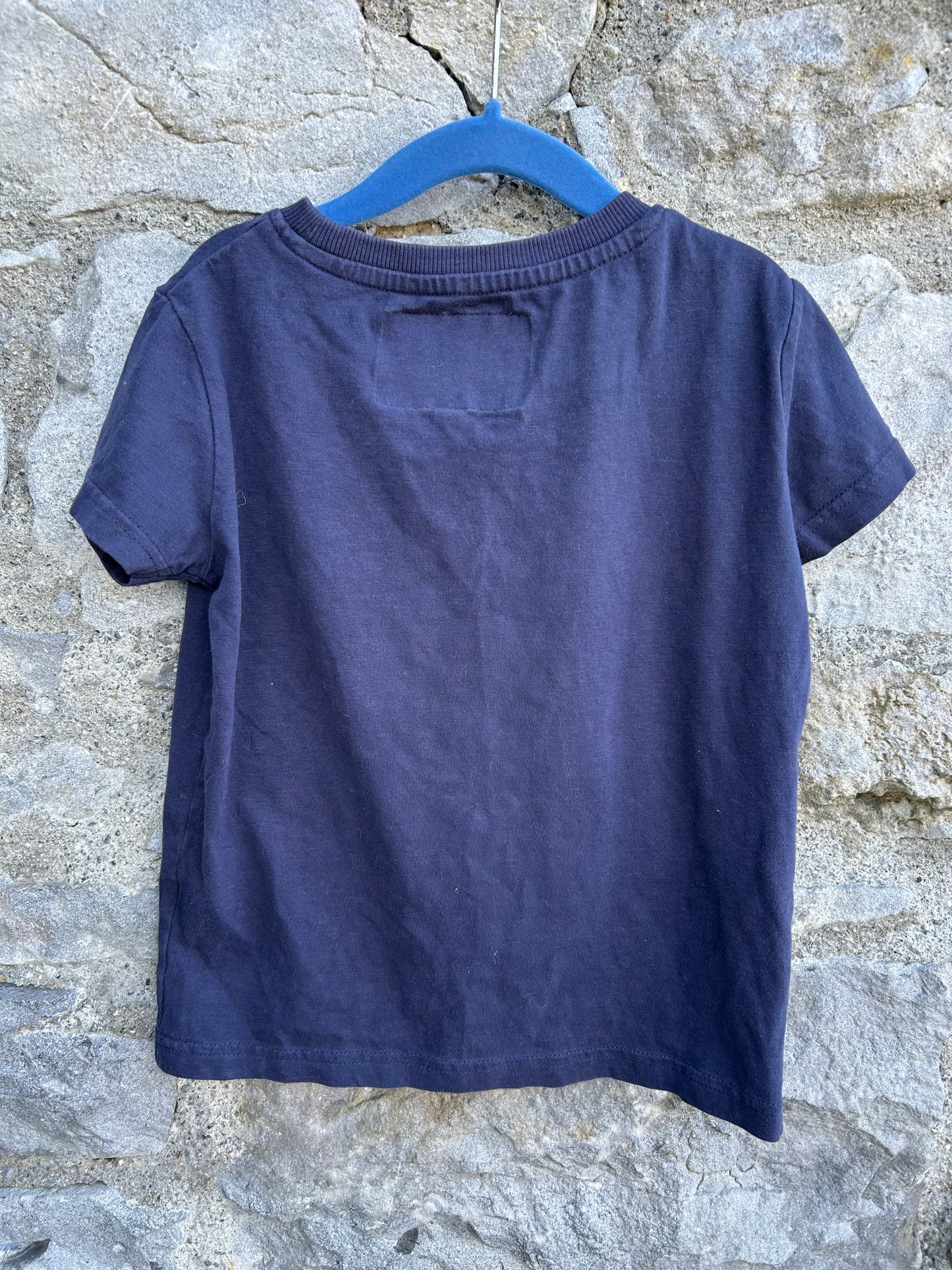 Navy logo T-shirt  3-4y (98-104cm)