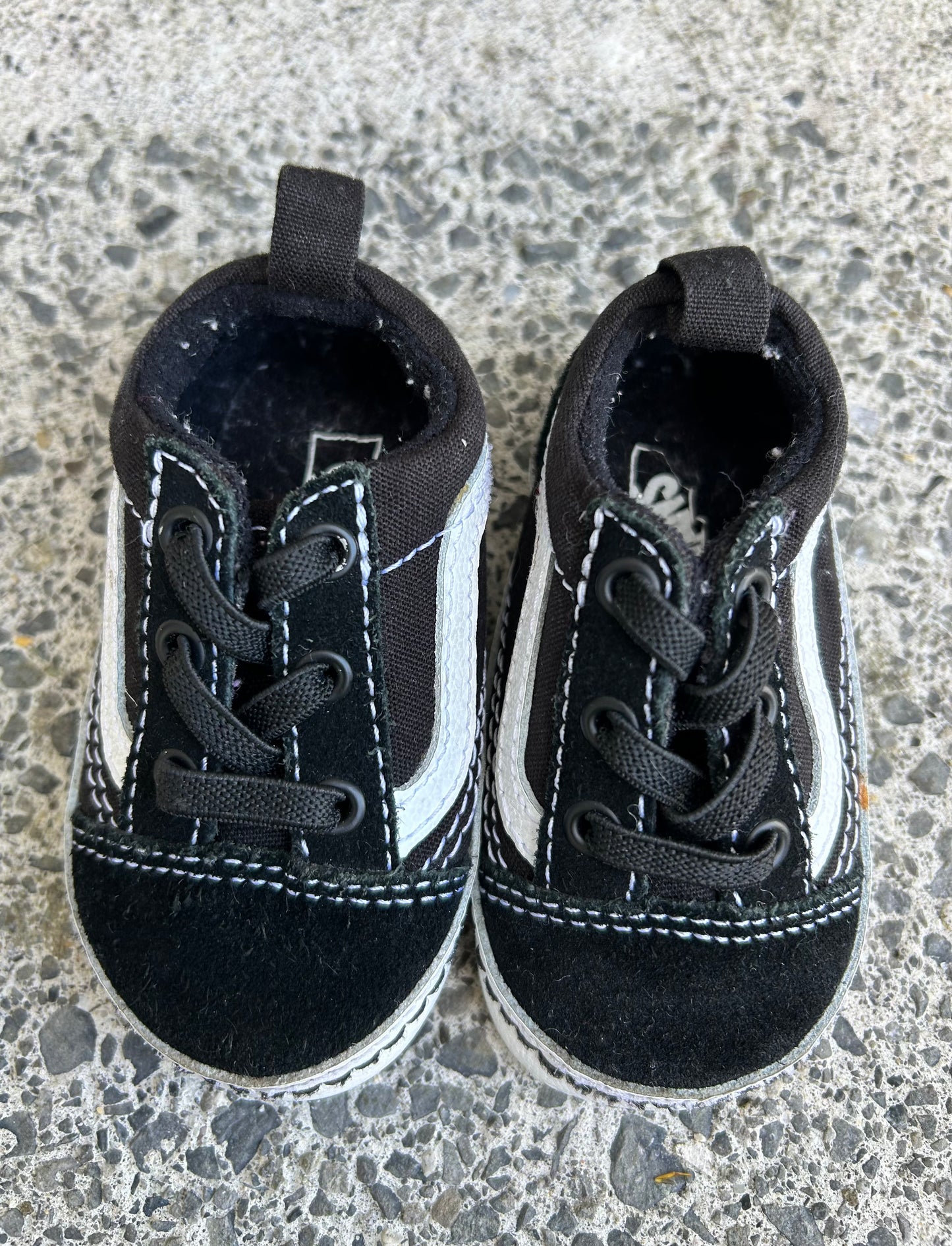 Baby black vans  uk 2.5 (eu 18)