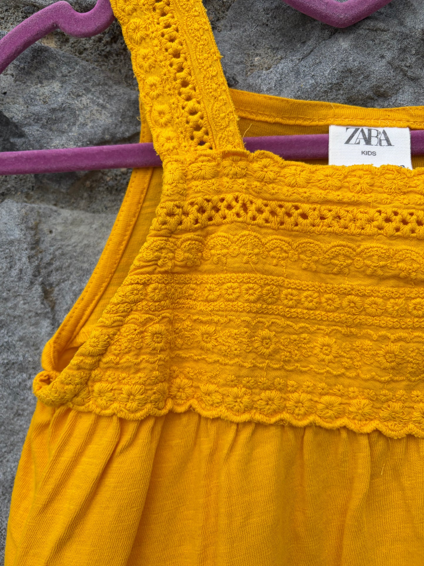 Yellow tank top  8y (128cm)