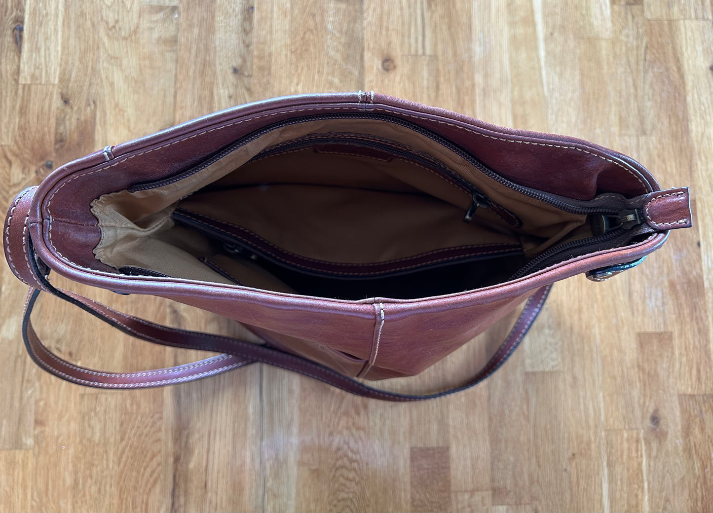 Brown pockets leather bag