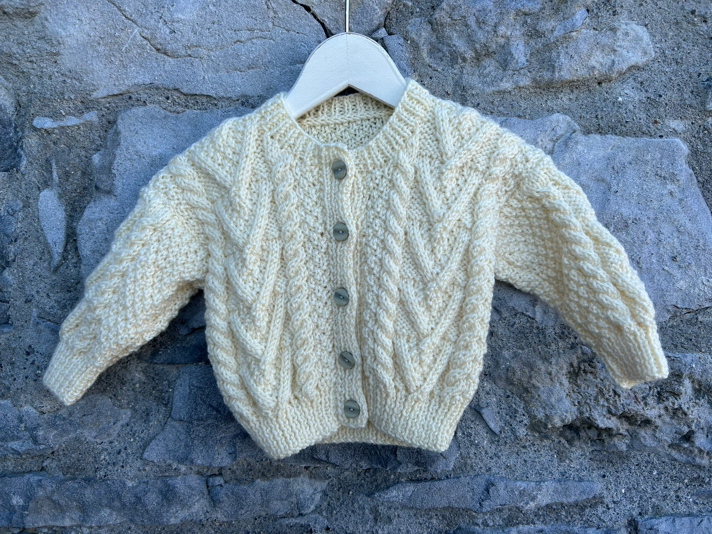 Aran style cream cardigan   3-6m (62-68cm)