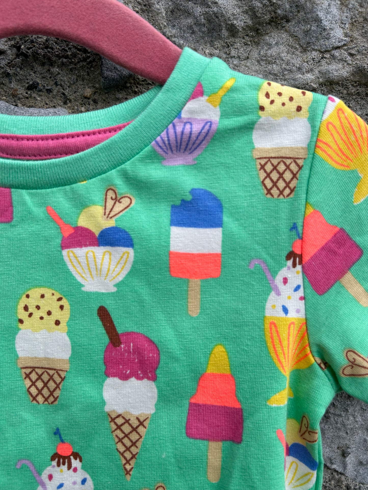 Ice cream green pjs  18-24m (86-92cm)