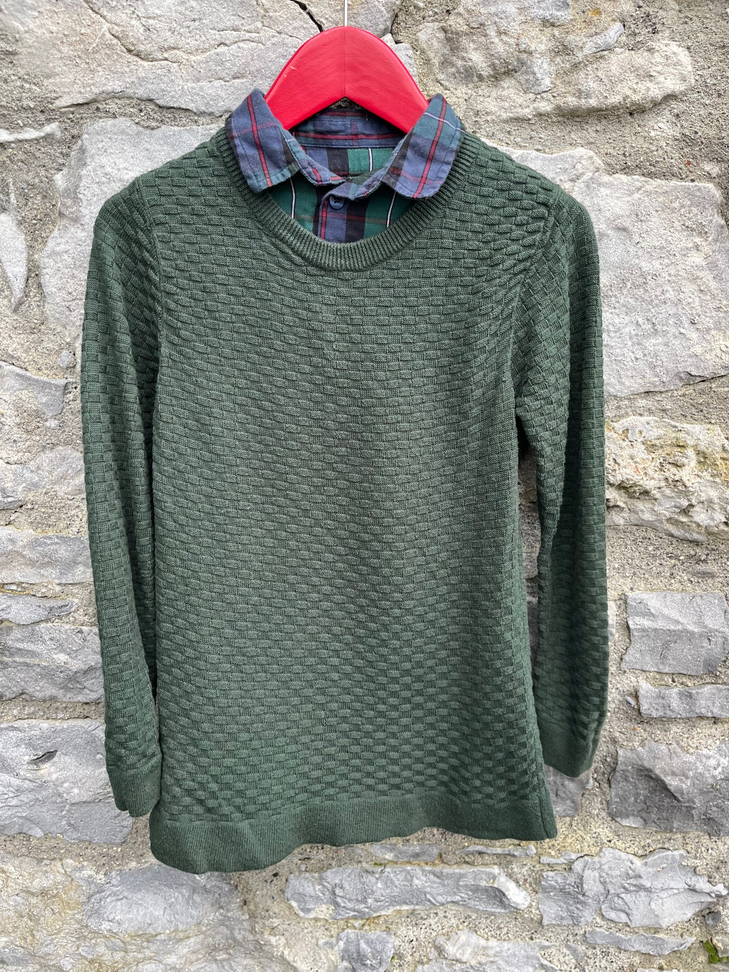 Dark green jumper with collar   8y (128cm)