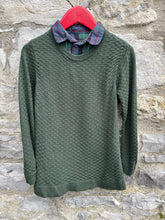 Load image into Gallery viewer, Dark green jumper with collar   8y (128cm)
