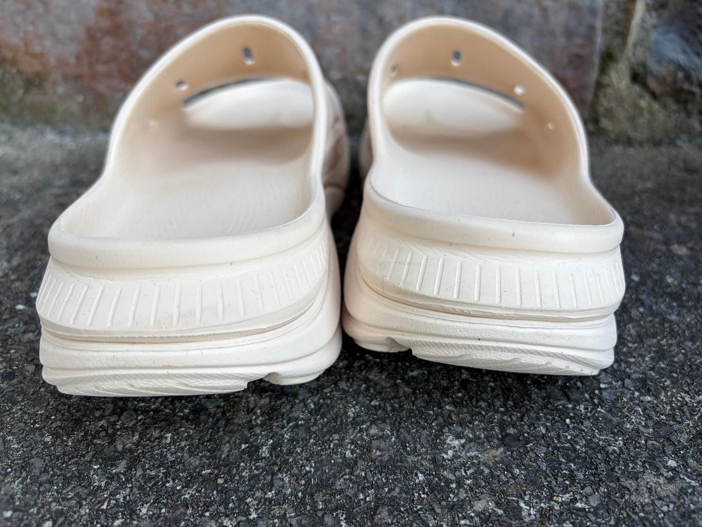 One Ecru Ora Recovery Slide 3 Sandals  uk 9-9.5 (eu 43-43.5)