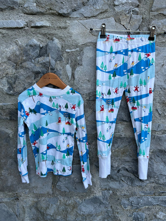 Winter wonderland ski slope pjs  3-4y (98-104cm)