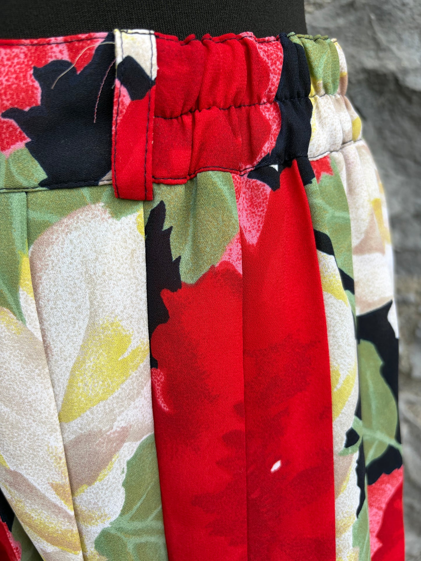 80s white&red flowers pleated skirt uk 8-10