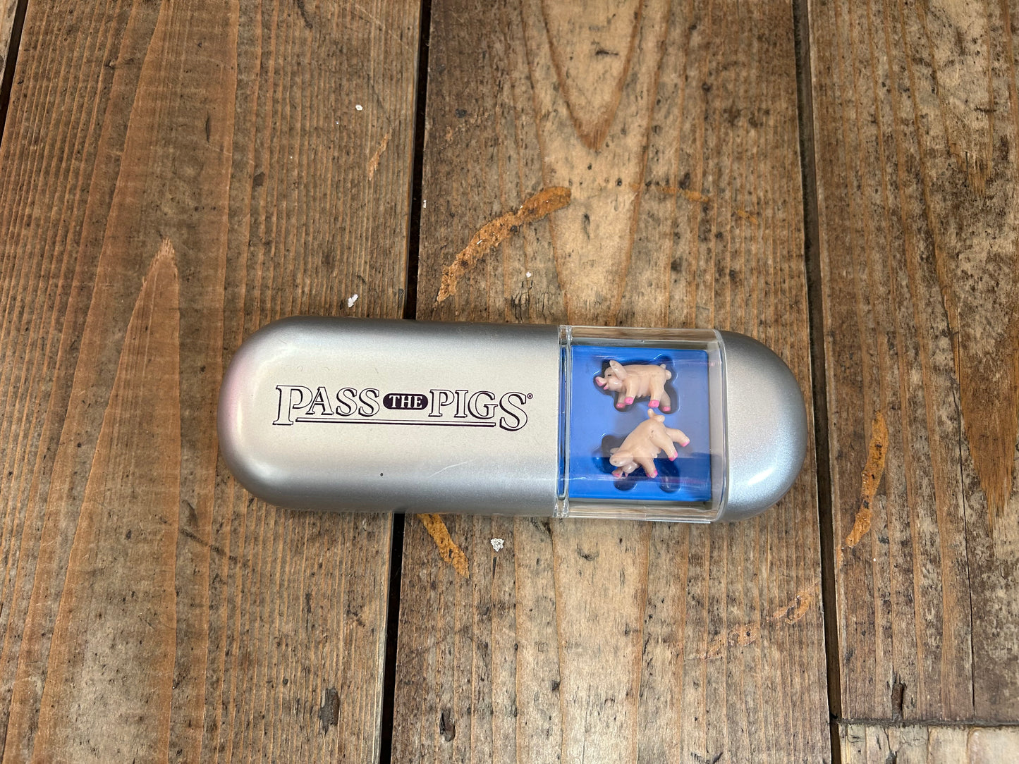 Pass the pigs - travel game