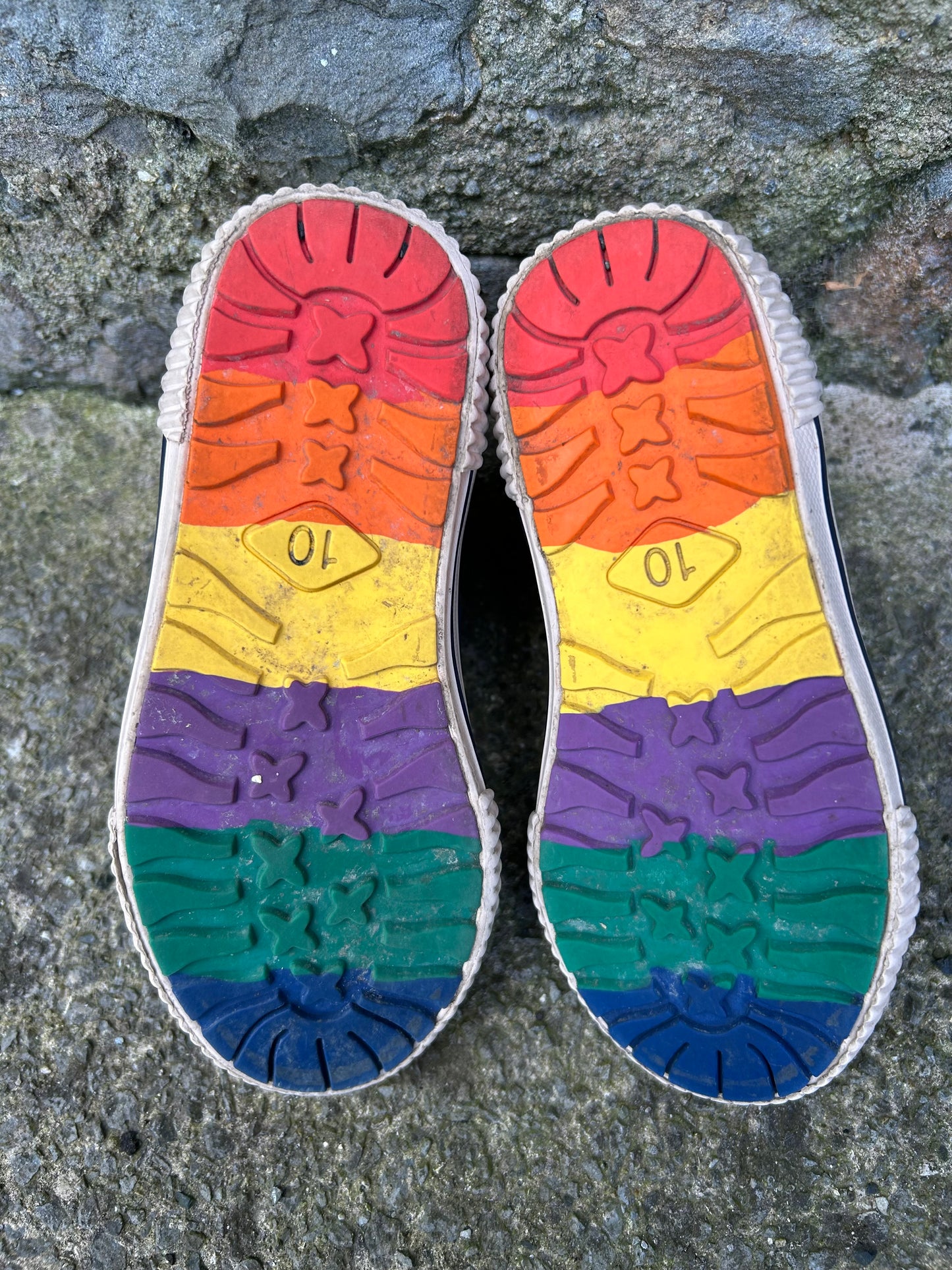 Rainbow navy hi top trainers  uk 10 (eu 28)