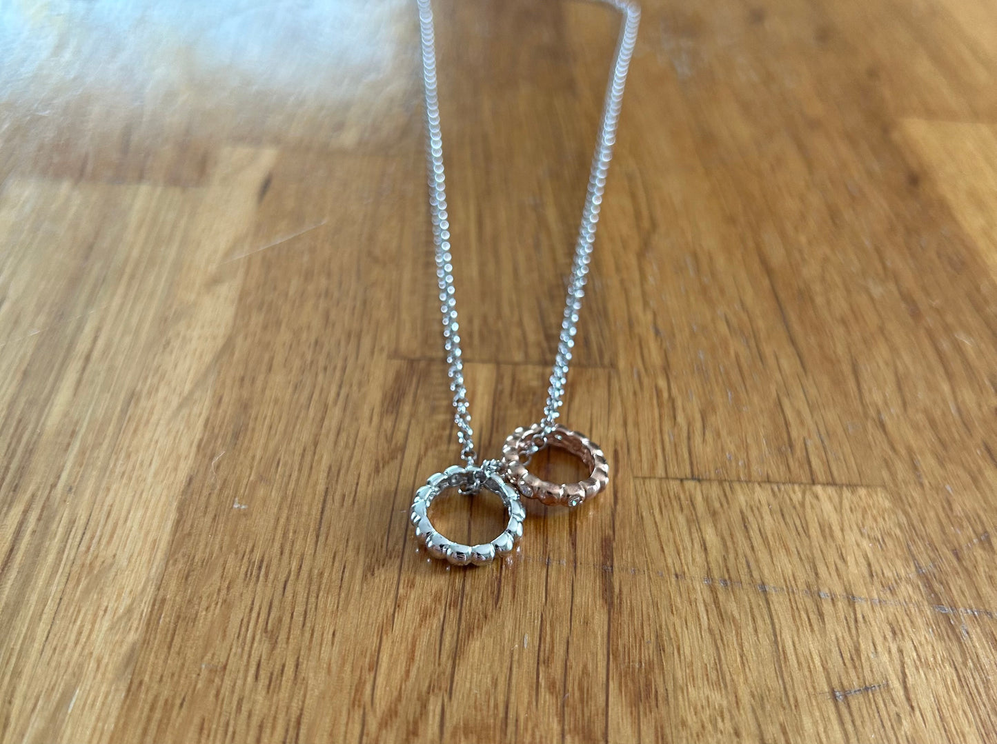 Double dot circle Necklace
